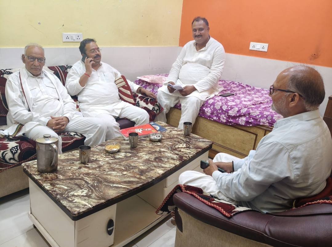 8 जनपद जनसंपर्क